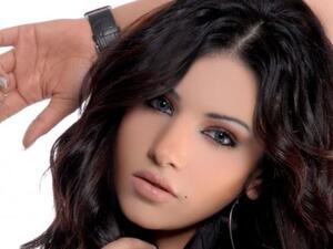 الفنانة مروة نصر