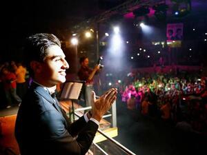 نجم برنامج «ارب ايدول/ محبوب العرب» الفلسطيني محمد عساف