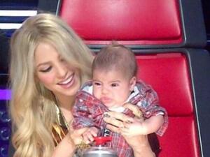 شاكيرا وابنها ميلان على كرسي The Voice