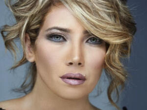 الفنانة السورية سلافة معمار