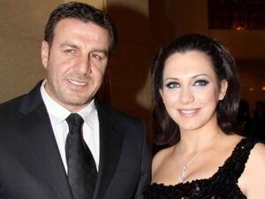 الفنانة السورية سلاف فواخرجي وزوجها وائل رمضان