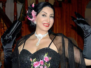 الفنانة وفاء عامر