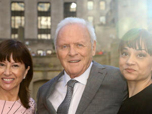 Anthony Hopkins with his wife Stella on the left. (Debby Wong / Shutterstock.com)