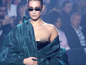 The 21-year-old American model appeared to ignore the wardrobe malfunction while walking the runway at the Alexandre Vauthier show Tuesday. (Source: Lehren Hollywood - Youtube)