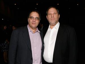 Bob and Harvey Weinstein. (Mark VON HOLDEN / GETTY IMAGES NORTH AMERICA / AFP)