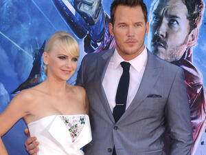 Anna Faris and Chris Pratt say bye. (DFree / Shutterstock.com)