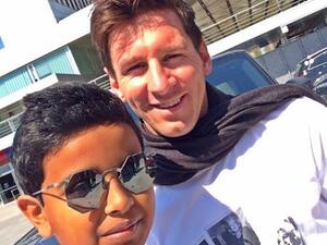 Messi seems happier than Money Kicks there. (Instagram / rsbelhasa)