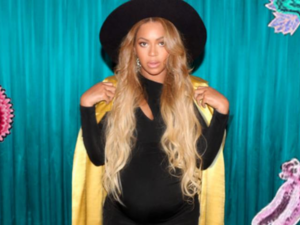 Beyonce Knowles stuns in Mina Roe's maternity fashion brand. (Instagram)