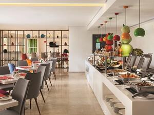 Restaurants and cafes in Saudi Arabia will now have to display calories on their menus. (File photo)