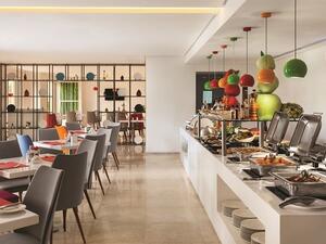 Flavours Restaurant, Hawthorn Suites by Wyndham JBR