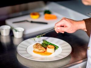 ستبدأ الاتحاد للطيران بتقديم عدد من الأطباق والوجبات المعتمدة من ‘وقاية‘ على قوائم الطعام لضيوف الدرجة الأولى ودرجة رجال الأعمال للرحلات طويلة المدى وفائقة المدى.