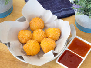 كرات البطاطس المقلية