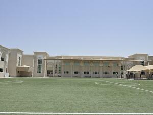 مساحة الحرم الجديد 25 فداناً ومساحة البناء المشيّد 72،462 متراً مربعاً تشمل مركز دعم عالمي الطراز يلبي الاحتياجات التعليمية للأطفال من أصحاب الهمم.