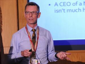 السيد بيتر بوهان مدير إدارة الصحة المهنية والرفاهة في السدرة للطب