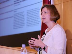 دورا ستدلر، أستاذ مساعد في الطب الإكلينيكي في وايل كورنيل للطب قطر