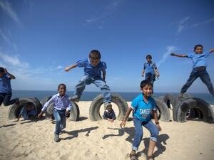 تهدف المحادثات الى إقامة منطقة اقتصادية 