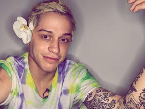 Grande asked her fans to stop bullying Davidson online (Source: Petedavidsons/ Instagram ) 