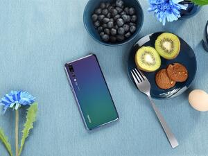 يتيح لكم هاتف HUAWEI P20 Pro توظيف مهاراتكم في التصوير لتشويق أحبائكم من الأهل والأصدقاء وتشجيعهم على الانضمام إلى مائدة الإفطار والسحور.