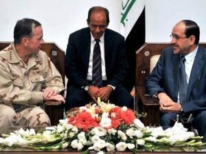 مولن خلال لقائه مع المالكي