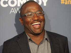 The American stand-up comedian will perform in Tel Aviv Opera house on June 29. (blameebro.com)