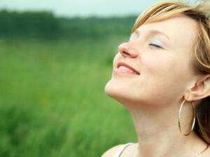 تعد التجاعيد أحد أكبر المخاوف التي تلاحق النساء في مختلف الأعمار