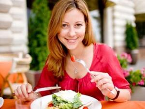 لا تبدئي وجبة غداءك أو عشاء بالخبز والزبدة.
