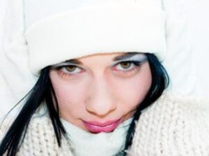 تجنبي كريم الأساس السائل