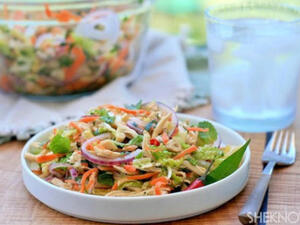 سلطة الدجاج والملفوف الفيتنامية