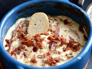 غموس جبن الغرويير والفلفل الحار غموس جبن الغرويير والفلفل الحار