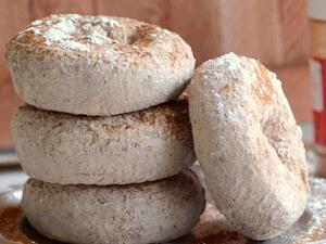 دونات بالقرفة والكاكاو