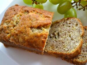 رغيف الموز باللوز  رغيف الموز باللوز