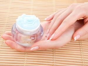 الترطيب هو احد أسهل الطرق للمكافحة والسيطرة على جفاف اليدين