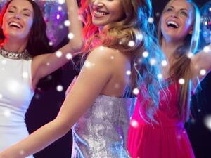 من قال بأن الفساتين الجميلة يجب أن تكون غالية الثمن؟