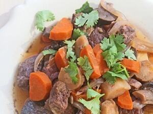 لحم البقر بالخضار