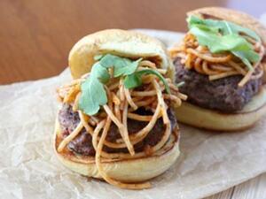 سباغيتي برغر  سباغيتي برغر
