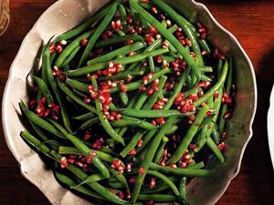 الفاصولياء الخضراء مع دبس الرمان