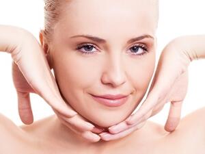 طرق وخدع بسيطة للتخلص من الذقن المزدوج