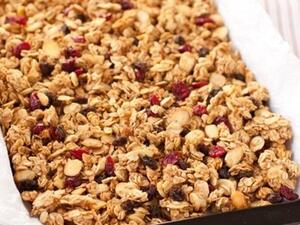 تعلمي طريقة صنع ألواح الجرانولا الصحية