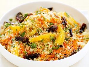 سلطة البرتقال والتمر بالكسكسي