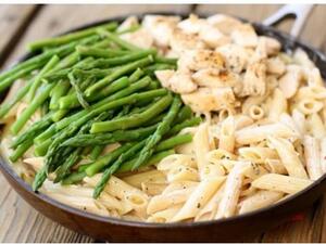 باستا بالهليون والكريمة   