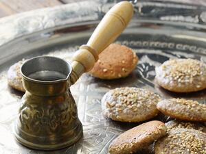 بسكويت الطحينة بالعسل واللوز 