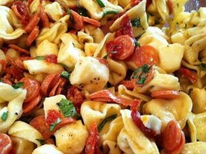 سلطة باستا التورتيليني الباردة