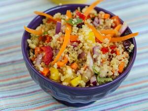 سلطة أخر أيام الصيف بالكينوا