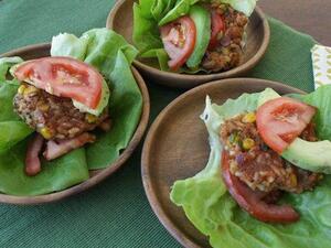 برغر نباتي بأوراق الخس