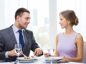 من أهم المهارات التي يبحث عنها الرجل في المرأة القدرة على التفكير الإيجابي 