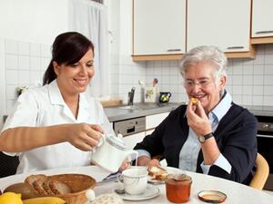 يمكن أن توفر هذه الصور المختلفة استعراضا أشمل لما يشكل المجتمعات الصديقة للمسنين