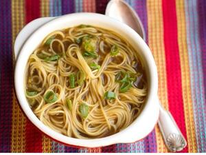 حساء الشعيرية الصينية