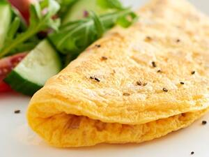 لفطور شهي أومليت البيض بالجبن