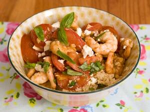 طبق الجمبري مع الطماطم وصلصة الفيتا