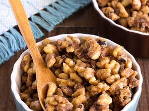 حلوى الجوز بالسكر البني